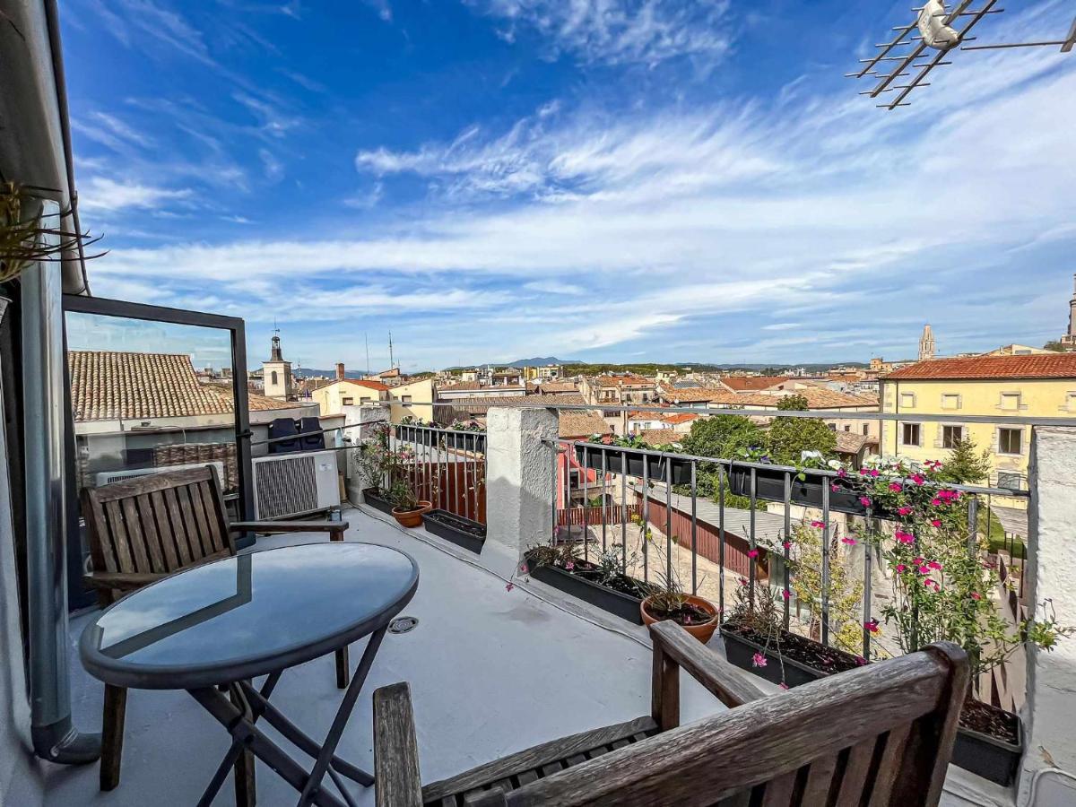 Romantic Duplex With Terrace And Great Views Girona Exterior photo