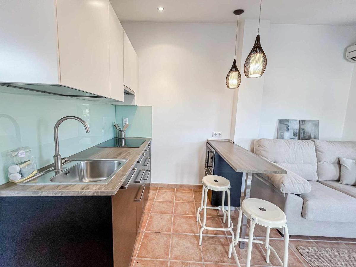 Romantic Duplex With Terrace And Great Views Girona Exterior photo