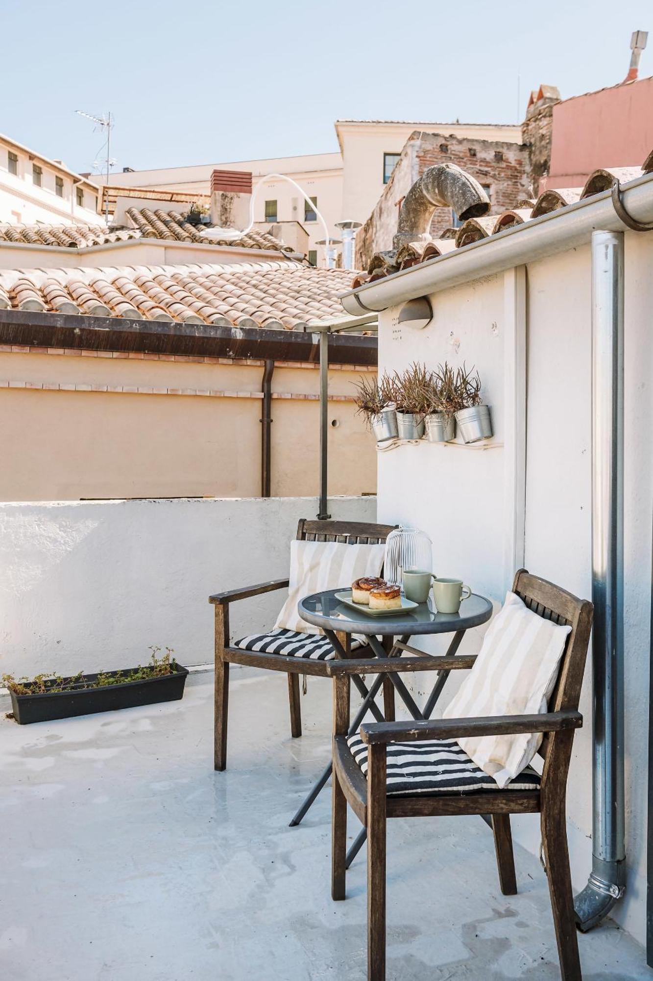 Romantic Duplex With Terrace And Great Views Girona Exterior photo