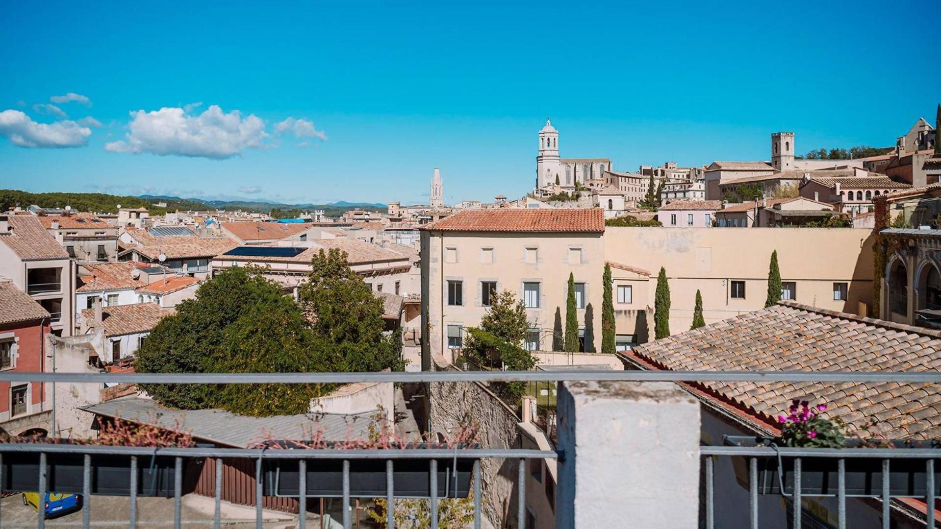 Romantic Duplex With Terrace And Great Views Girona Room photo