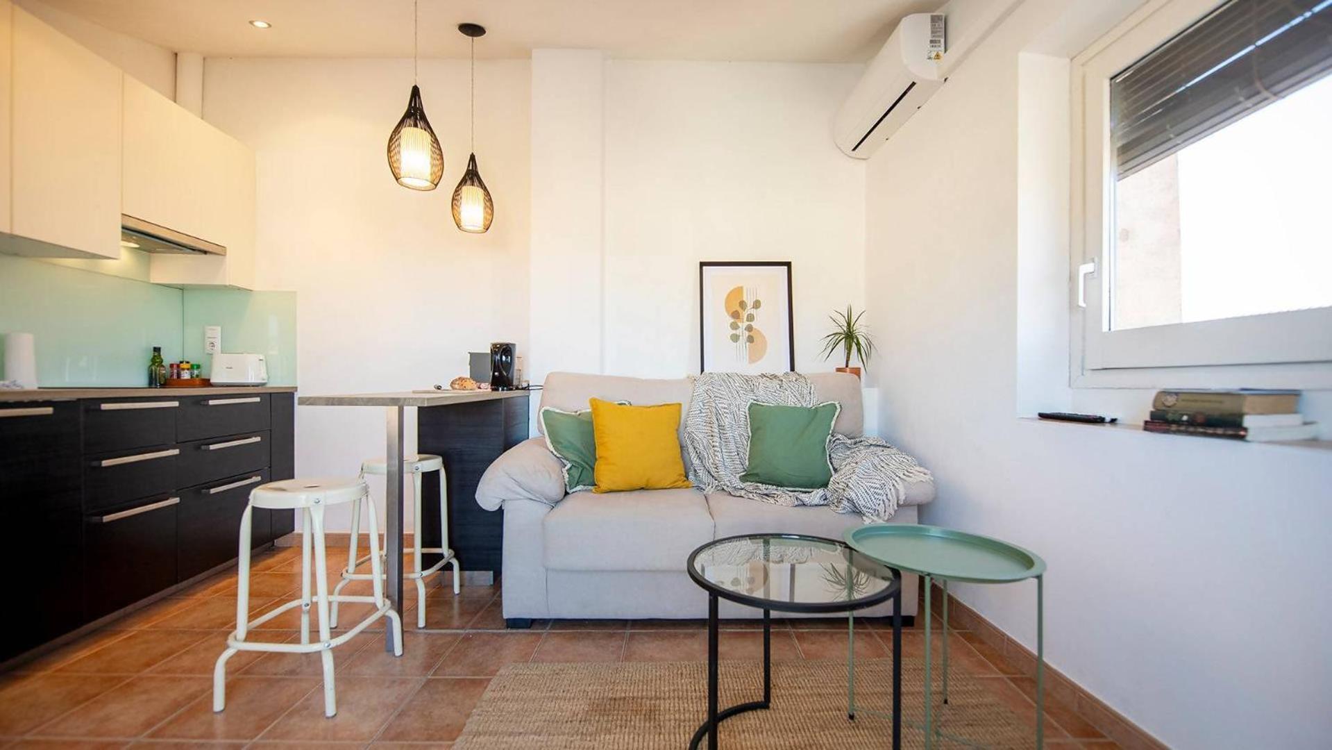 Romantic Duplex With Terrace And Great Views Girona Room photo