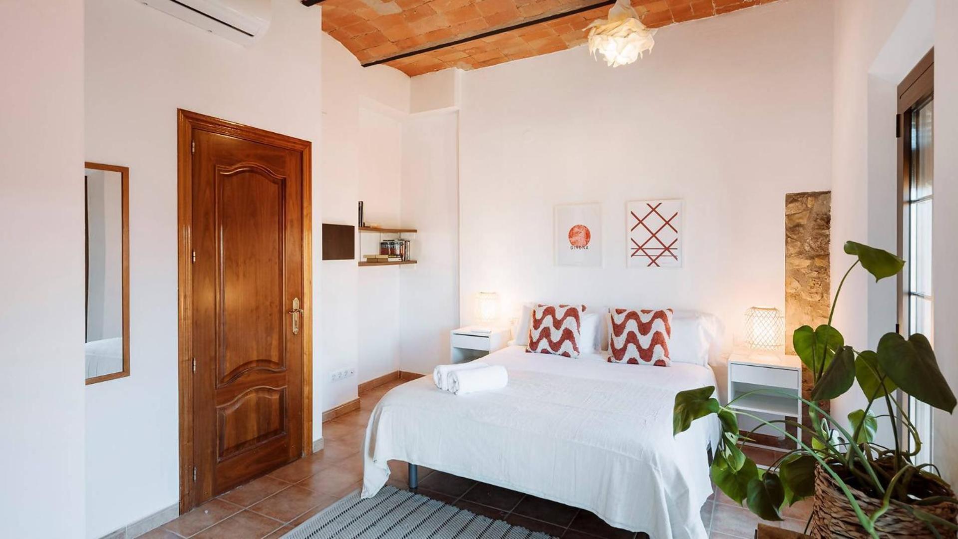 Romantic Duplex With Terrace And Great Views Girona Room photo